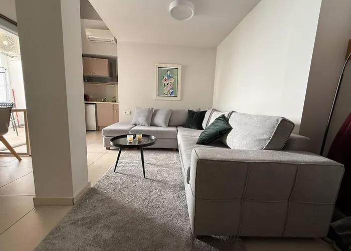 Stylish Studio Apartment - 8F House